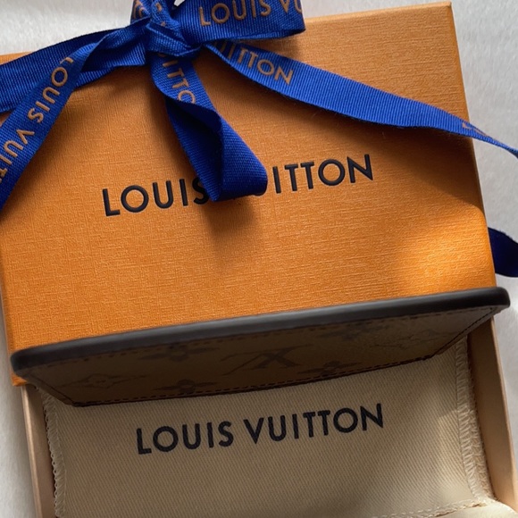 Louis Vuitton MONOGRAM REVERSE CARD HOLDER France - Picture 5 of 10
